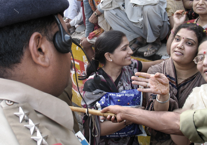 india ujjain kumbh mela pilgrims police